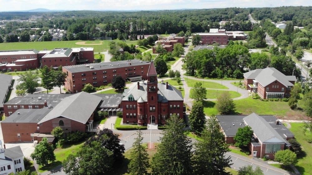 Pinkerton Academy feeder in Hampstead, NH